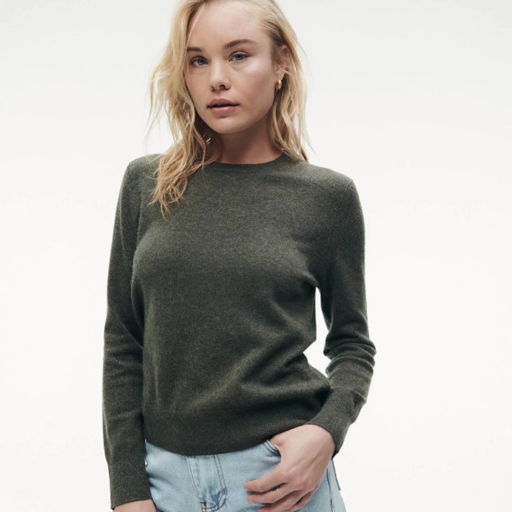 NAADAM The Essential Cashmere sweater in Olive - Size S